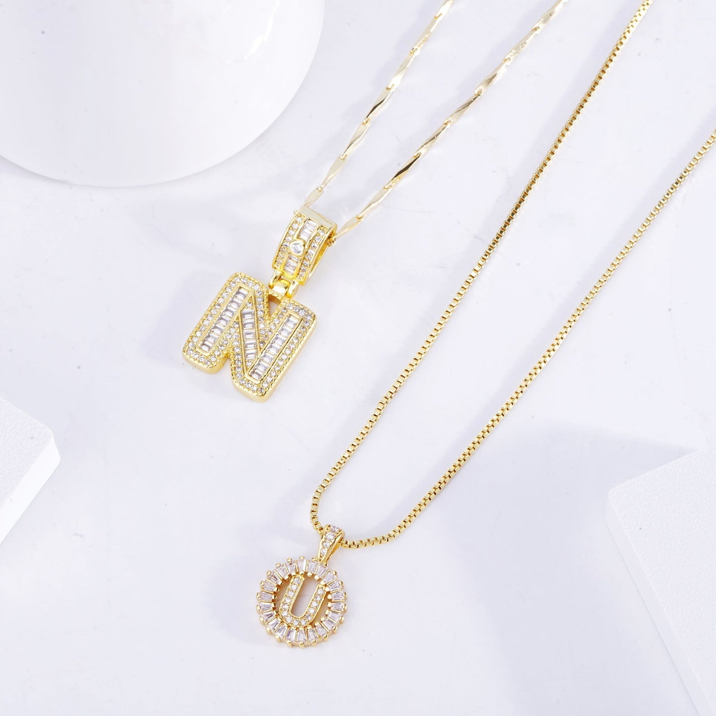 Collier initial pavé | Or blanc